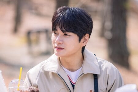 Lee Yi Kyung Steps Down From “How Do You Play?” After 3 Years